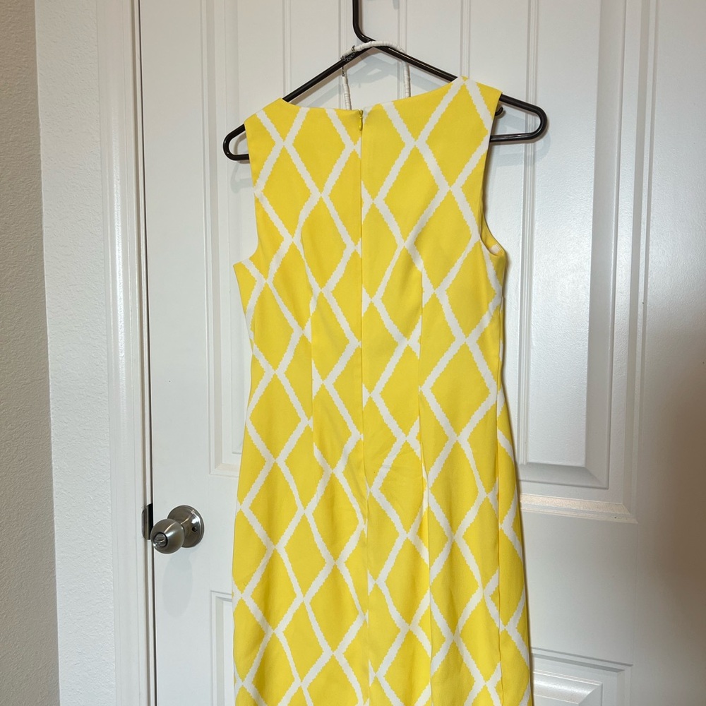 2 Alyx Yellow Sleeveless Diamond Pattern and pink flowers dress ๐๐ฎ๐น๐๐ฎ๐น and pink - Picture 5 of 7